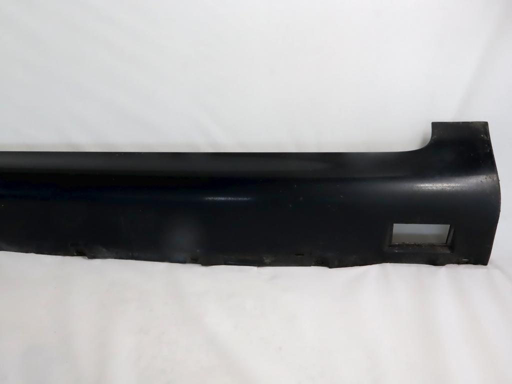 8J0853856D MINIGONNA RIVESTIMENTO SOTTOPORTA LATO DESTRO AUDI TT 2.0 147KW 2P B 6M (2009) RICAMBIO USATO 
