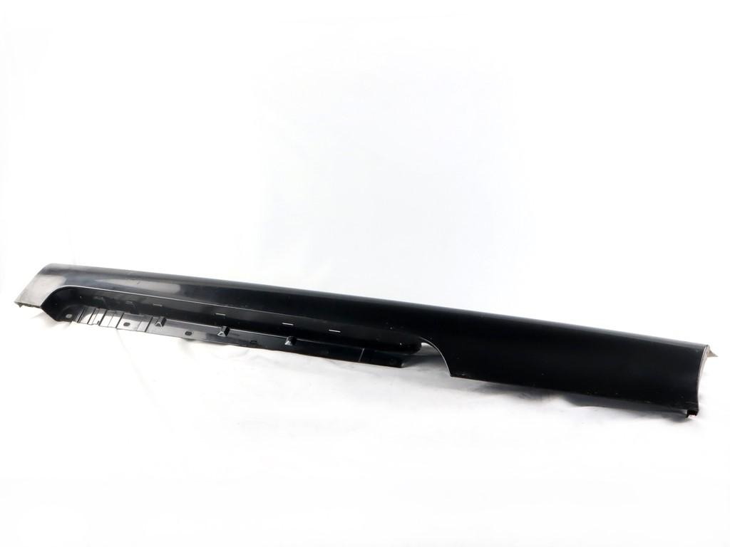 8J0853856D MINIGONNA RIVESTIMENTO SOTTOPORTA LATO DESTRO AUDI TT 2.0 147KW 2P B 6M (2009) RICAMBIO USATO 