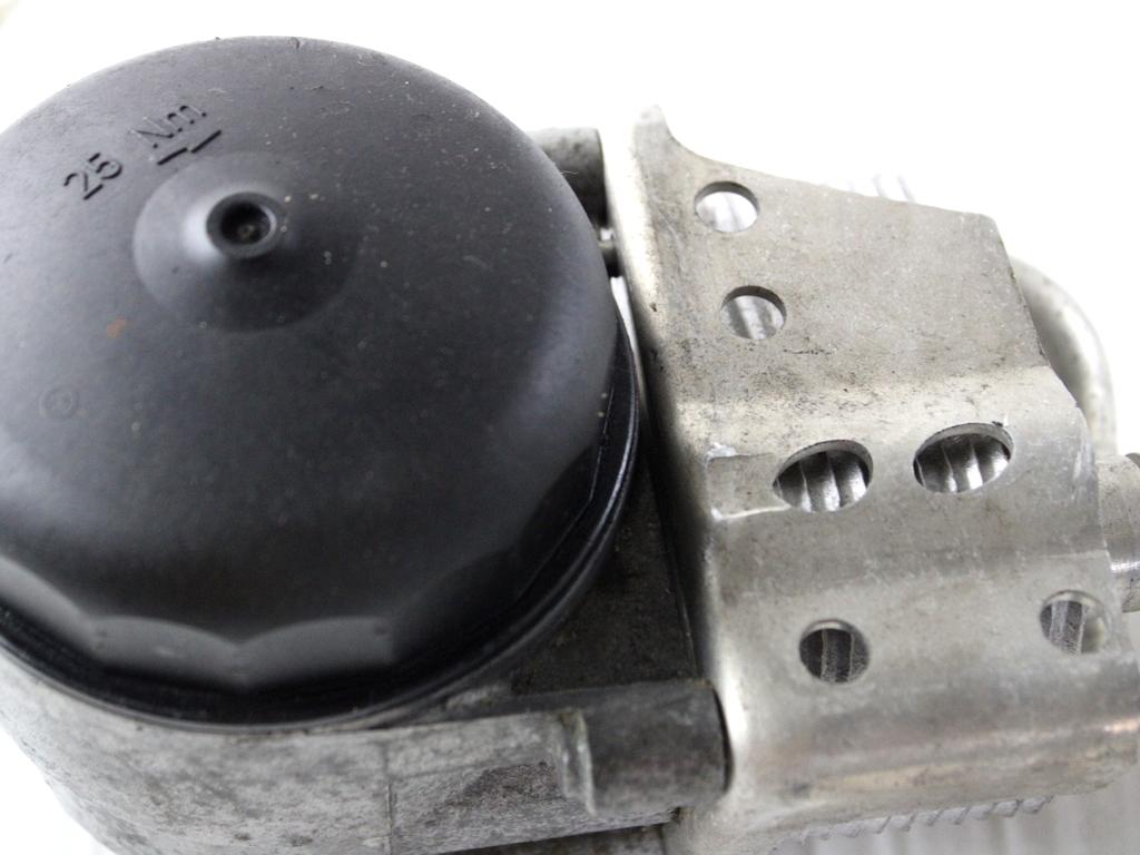 11427508966 RADIATORE SUPPORTO FILTRO OLIO BMW SERIE 3 E90 R 318 I  2.0 B 105KW AUT 4P (2008) RICAMBIO USATO