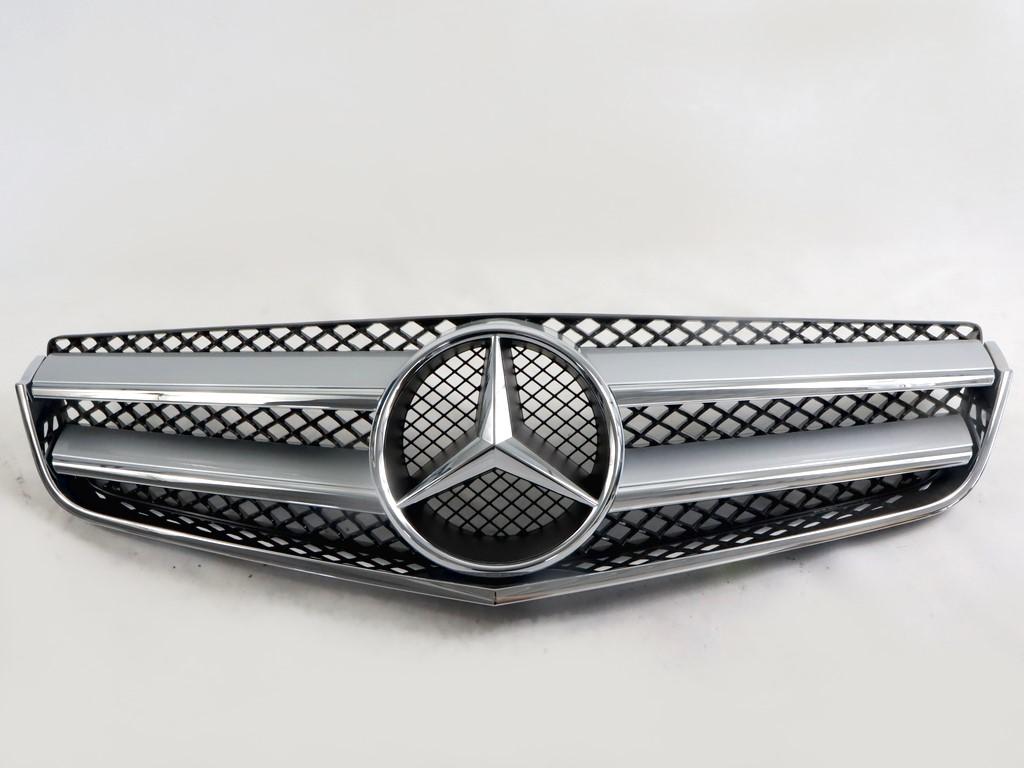 A2078880283 MASCHERINA GRIGLIA PARAURTI ANTERIORE CON STEMMA MERCEDES CLASSE E 220 C207 3.5 B 215KW AUT 3P (2009) RICAMBIO USATO 