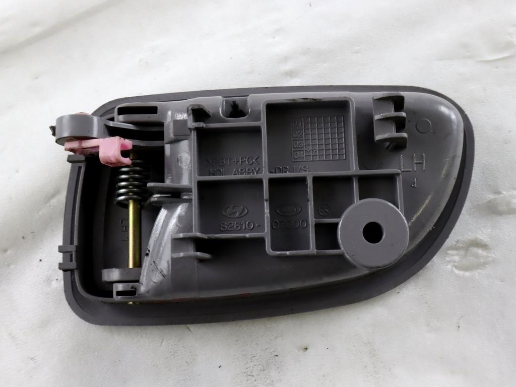 82610-07000 MANIGLIA INTERNA PORTA POSTERIORE SINISTRA KIA PICANTO 1.1 B 47KW 5M 5P (2004) RICAMBIO USATO