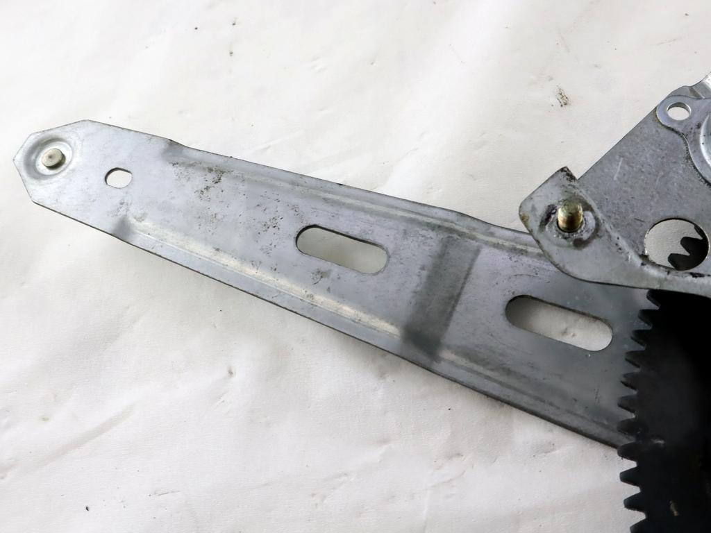 83401-07000 MECCANISMO ALZA-VETRO ALZA-CRISTALLO PORTA POSTERIORE SINISTRA MANUALE KIA PICANTO 1.1 B 47KW 5M 5P (2004) RICAMBIO USATO