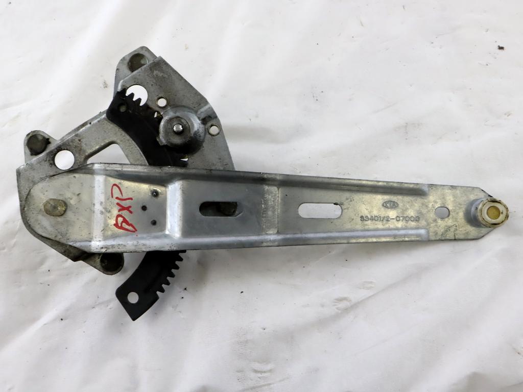 83402-07000 MECCANISMO ALZA-VETRO ALZA-CRISTALLO PORTA POSTERIORE DESTRA MANUALE KIA PICANTO 1.1 B 47KW 5M 5P (2004) RICAMBIO USATO