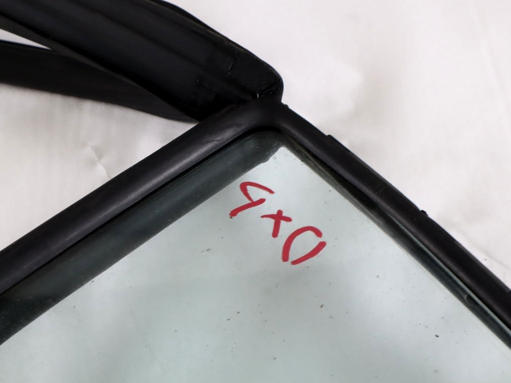 8342707010 VETRO FISSO PORTA POSTERIORE DESTRA KIA PICANTO 1.1 B 47KW 5M 5P (2004) RICAMBIO USATO