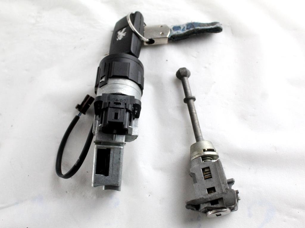 4162XT KIT BLOCCHETTI ACCENSIONE APERTURA CON CHIAVE PEUGEOT 3008 1.6 D 84KW 6M 5P (2013) RICAMBIO USATO 6160C1