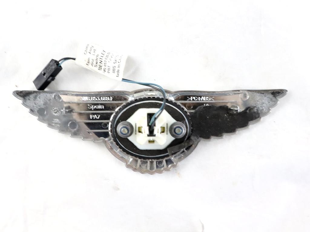 3W8853689F STEMMA FREGIO LOGO EMBLEMA PARAURTI ANTERIORE BENTLEY CONTINENTAL GT 4.0 B 388KW AUT 2P (2016) RICAMBIO USATO 4W0853630D