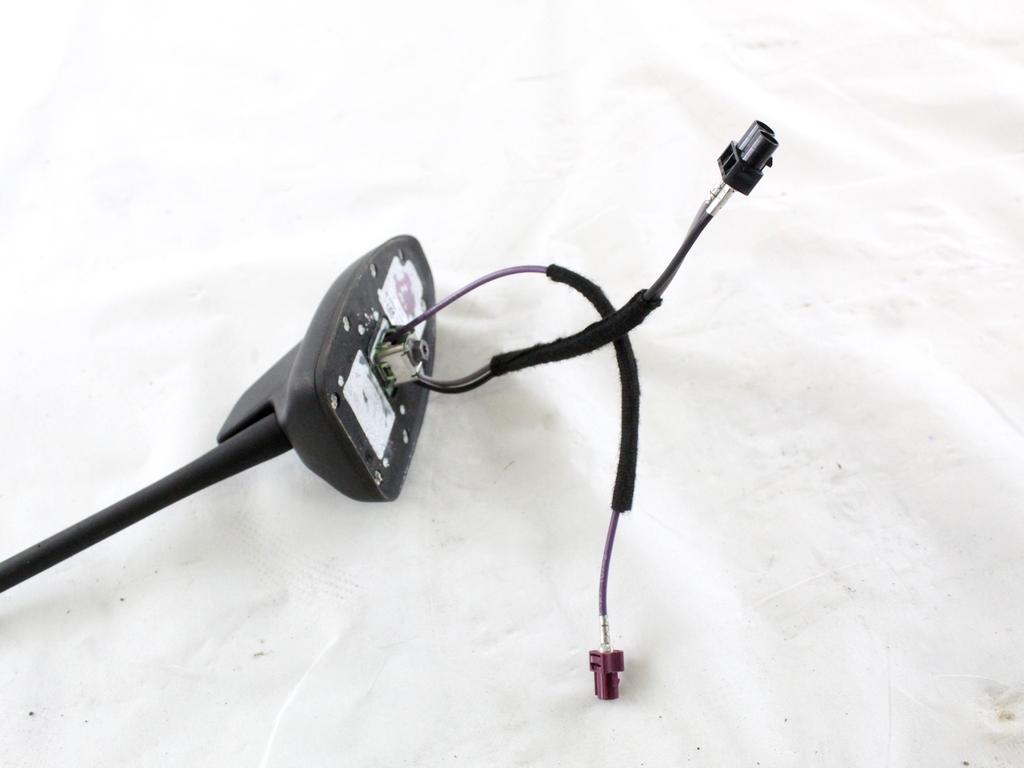 H1BT-19G461-JC ANTENNA GPS SISTEMA DI NAVIGAZIONE SATELLITARE FORD FIESTA 1.5 D 63KW 6M 5P (2020) RICAMBIO USATO