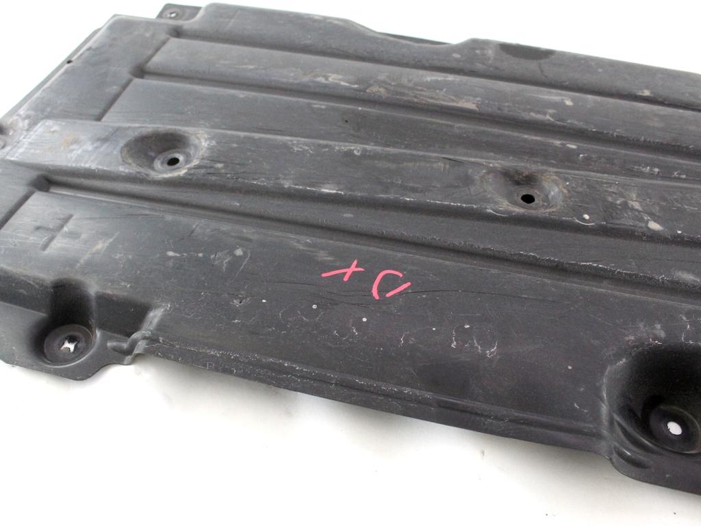 M1BB-11132-AA PARATIA SOTTOSCOCCA LATO DESTRO FORD FIESTA 1.5 D 63KW 6M 5P (2020) RICAMBIO USATO