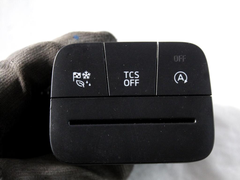 JX7T-11B573-BB GRUPPO DI COMANDO DISATTIVAZIONE TCS OFF FORD FIESTA 1.5 D 63KW 6M 5P (2020) RICAMBIO USATO CON COMANDO SELETTORE MODALITÀ GUIDA, DISATTIVAZIONE START STOP