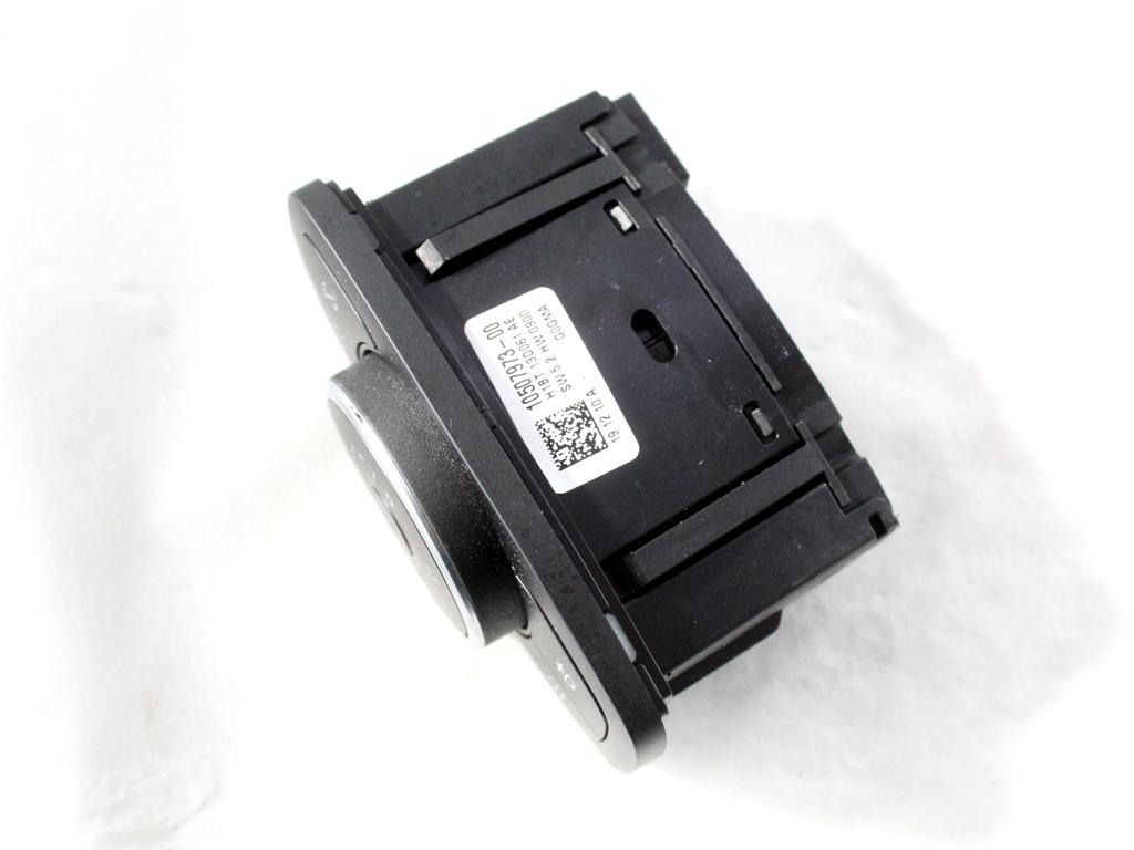 H1BT-13D061-AE GRUPPO DI COMANDO INTERRUTTORE E REGOLAZIONE LUCI E FARI FORD FIESTA 1.5 D 63KW 6M 5P (2020) RICAMBIO USATO CON INTERRUTTORE FENDINEBBIA E RETRONEBBIA, REGOLAZIONE LUMINOSITÀ CRUSCOTTO