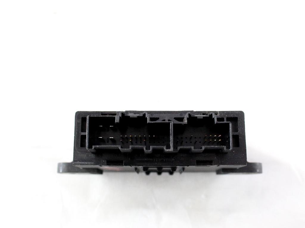 LU5T-14B531-AC CENTRALINA PORTA ANTERIORE SINISTRA FORD FIESTA 1.5 D 63KW 6M 5P (2020) RICAMBIO USATO