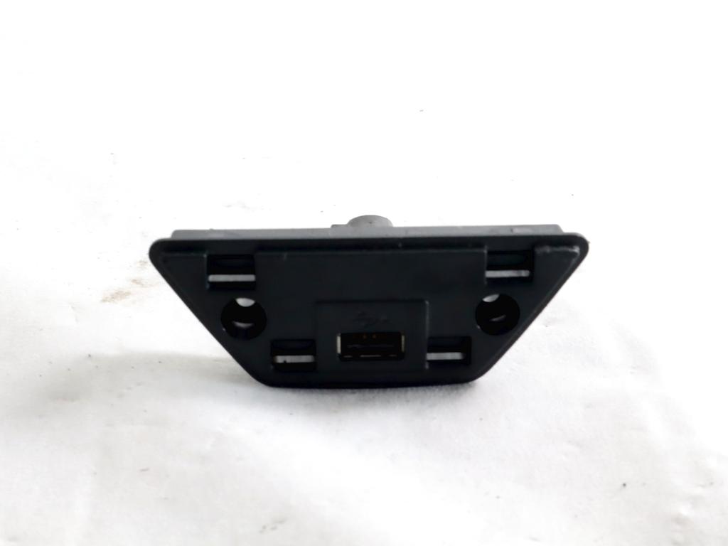 5Q0035726N PORTA INGRESSO USB VOLKSWAGEN UP 1.0 B 44KW 5M 5P (2016) RICAMBIO USATO