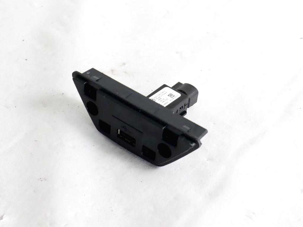 5Q0035726N PORTA INGRESSO USB VOLKSWAGEN UP 1.0 B 44KW 5M 5P (2016) RICAMBIO USATO