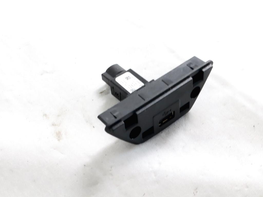 5Q0035726N PORTA INGRESSO USB VOLKSWAGEN UP 1.0 B 44KW 5M 5P (2016) RICAMBIO USATO