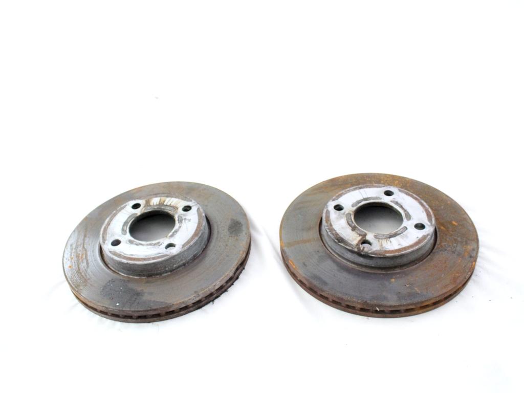 2095058 COPPIA DISCHI FRENO ANTERIORI FORD FIESTA 1.5 D 63KW 6M 5P (2020) RICAMBIO USATO