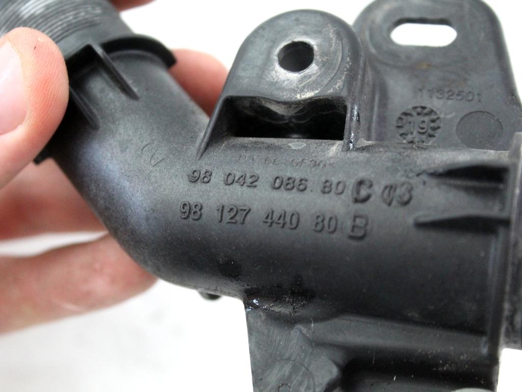 9804208680 MANICOTTO TUBO ACQUA LIQUIDO RAFFREDDAMENTO FORD FIESTA 1.5 D 63KW 6M 5P (2020) RICAMBIO USATO