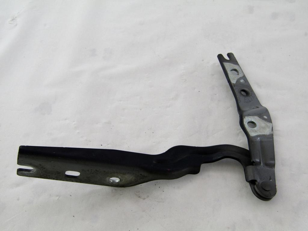 5G0823302B CERNIERA COFANO ANTERIORE LATO DESTRO VOLKSWAGEN GOLF 7 2.0 D 110KW 6M 5P (2016) RICAMBIO USATO