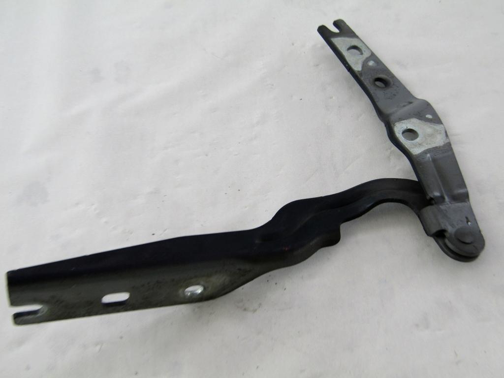 5G0823302B CERNIERA COFANO ANTERIORE LATO DESTRO VOLKSWAGEN GOLF 7 2.0 D 110KW 6M 5P (2016) RICAMBIO USATO
