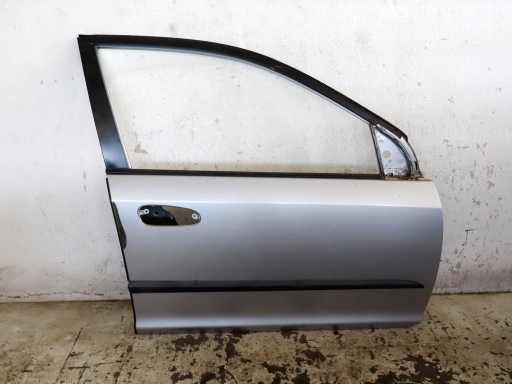 67010S6DE05ZZ PORTA ANTERIORE DESTRA PASSEGGERO HONDA CIVIC 1.7 D 74KW 5M 5P (2005) RICAMBIO USATO LEGGERMENTE STRISCIATA