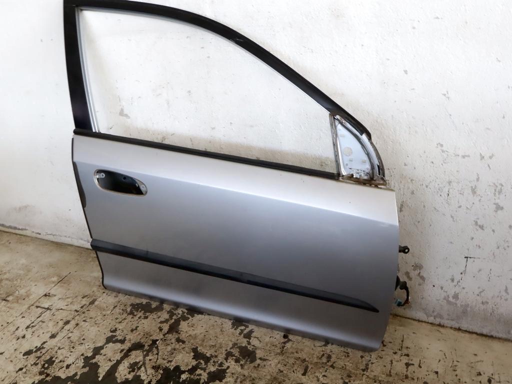 67010S6DE05ZZ PORTA ANTERIORE DESTRA PASSEGGERO HONDA CIVIC 1.7 D 74KW 5M 5P (2005) RICAMBIO USATO LEGGERMENTE STRISCIATA