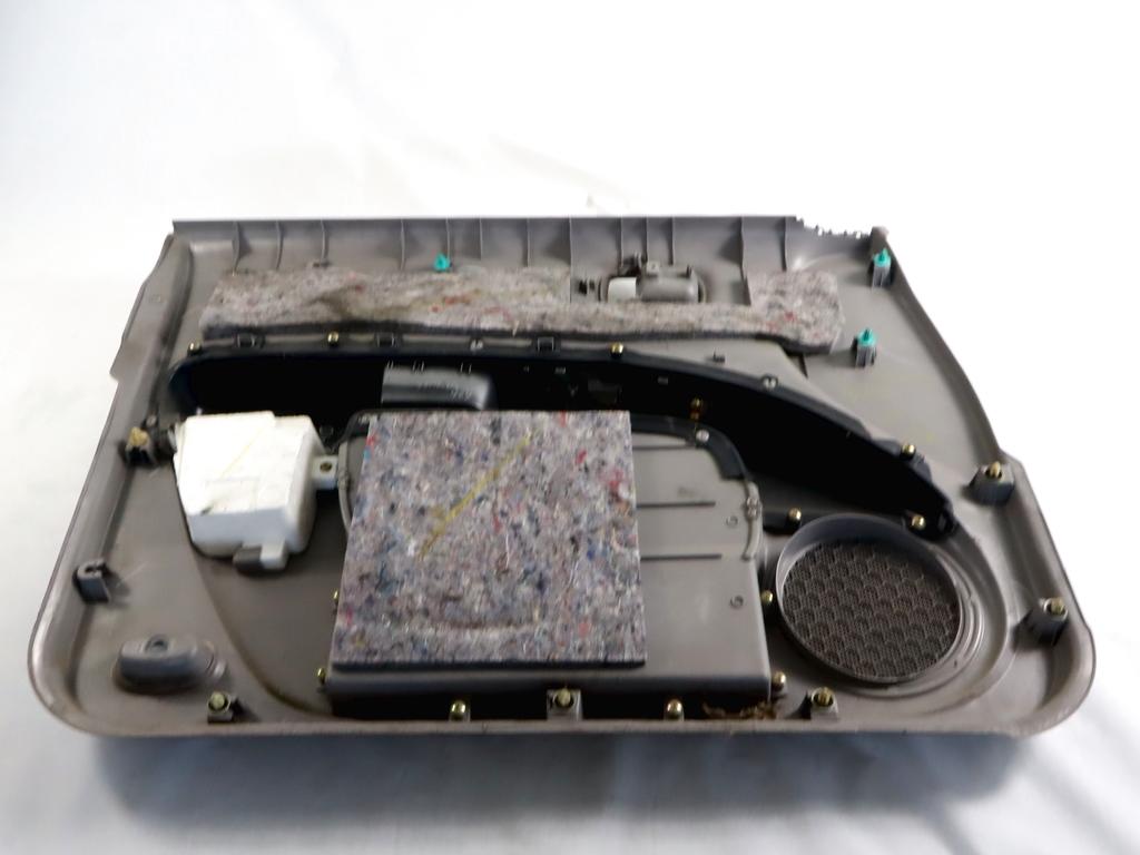 7221A134HA PANNELLO INTERNO PORTA ANTERIORE DESTRA MITSUBISHI L200 2.5 D 4X4 100KW 5M 4P (2006) RICAMBIO USATO