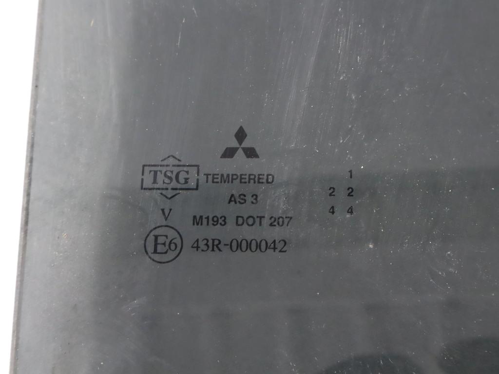 5736A674 VETRO SCENDENTE PORTA POSTERIORE DESTRA OSCURATO MITSUBISHI L200 2.5 D 4X4 100KW 5M 4P (2006) RICAMBIO USATO