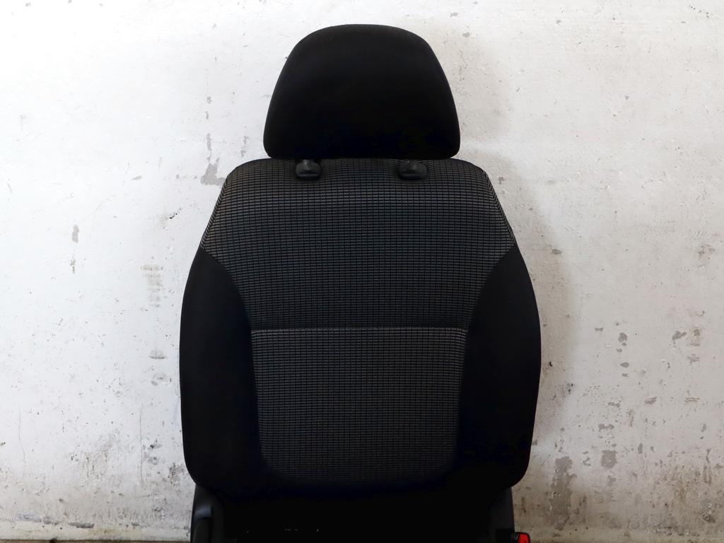 6921A040 SEDILE ANTERIORE DESTRO PASSEGGERO MITSUBISHI L200 2.5 D 4X4 100KW 5M 4P (2006) RICAMBIO USATO
