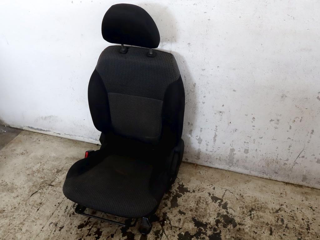 6921A241 SEDILE ANTERIORE SINISTRO GUIDATORE MITSUBISHI L200 2.5 D 4X4 100KW 5M 4P (2006) RICAMBIO USATO