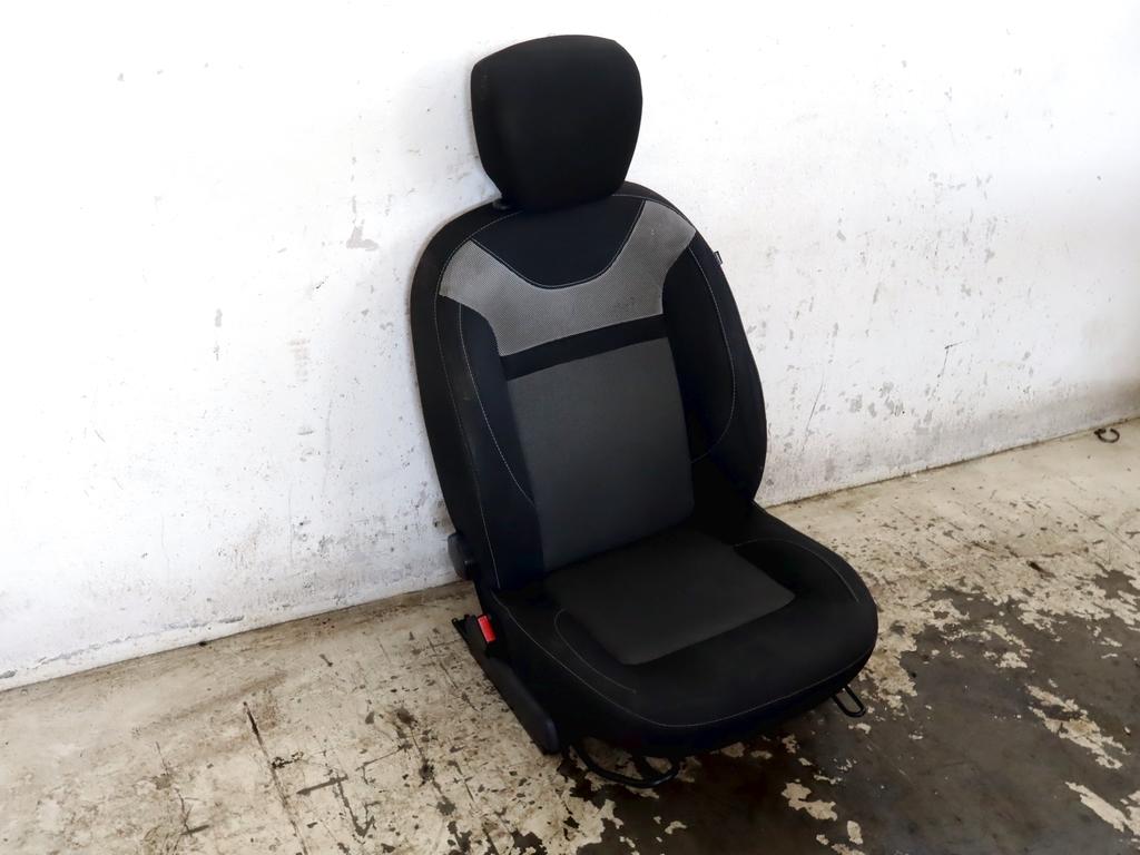 876514304R SEDILE ANTERIORE SINISTRO GUIDATORE DACIA DUSTER 1.6 G 84KW 5M 5P (2017) RICAMBIO USATO 