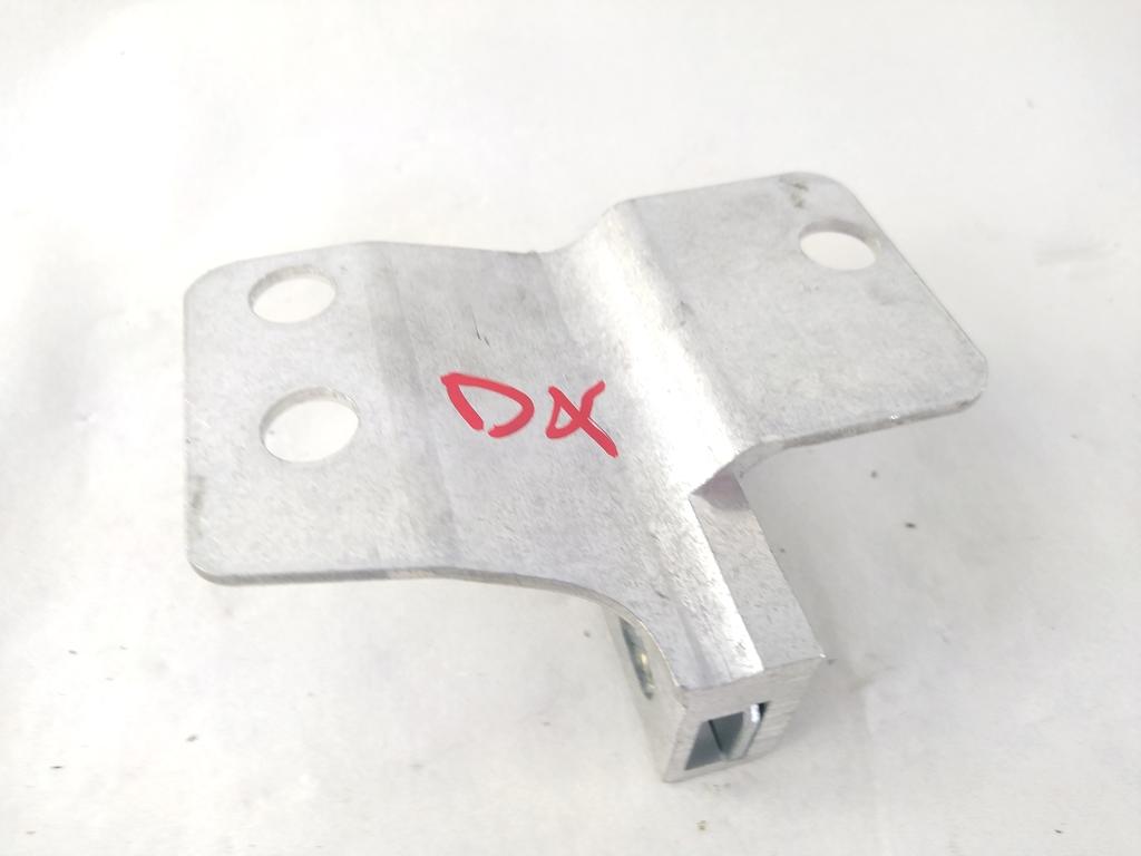 3D0857954C STAFFA SUPPORTO CRUSCOTTO LATO DESTRO BENTLEY CONTINENTAL GT 4.0 B 388KW 4X4 AUT 2P (2016) RICAMBIO USATO