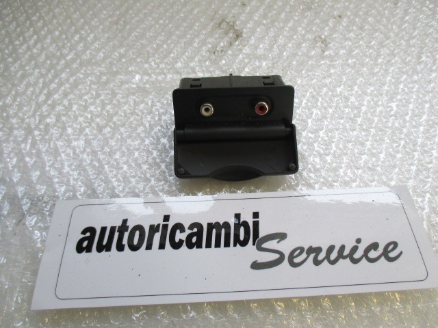 USB / AUX OEM N. 280230001RA ORIGINAL REZERVNI DEL RENAULT MEGANE MK3 BZ0/1 B3 DZ0/1 KZ0/1 BER/SPORTOUR/ESTATE (2009 - 2015) DIESEL LETNIK 2010