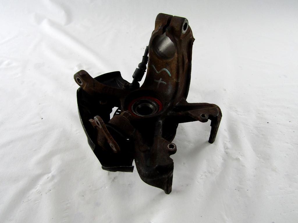 LEVI VRTLJIVI LEZAJ / PESTO KOLESA Z LEZAJEM SPREDAJ OEM N. 1J0498625 ORIGINAL REZERVNI DEL VOLKSWAGEN GOLF IV 1J1 1E7 1J5 MK4 BER/SW (1998 - 2004) BENZINA LETNIK 1999