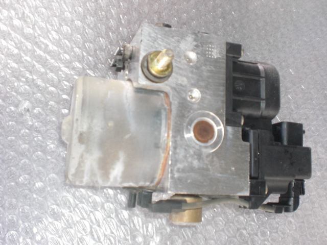 ABS AGREGAT S PUMPO OEM N. 273004132 ORIGINAL REZERVNI DEL AUDI A4 B5 BER/SW (1994 - 12/2000) BENZINA LETNIK 1996