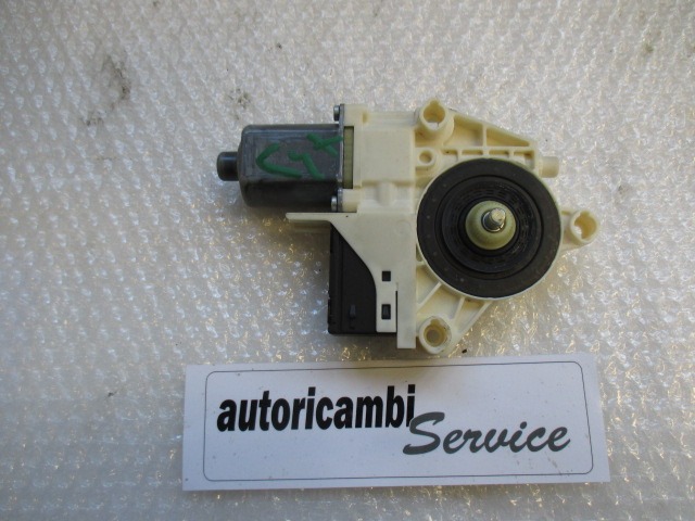 MOTORCEK ELEKTRICNEGA POMIKA ZADNJEGA STEKLA  OEM N. 827310001R ORIGINAL REZERVNI DEL RENAULT LAGUNA BT0/1 KT0/1 MK3 BER/SW (10/2007 - 08/2010) DIESEL LETNIK 2011