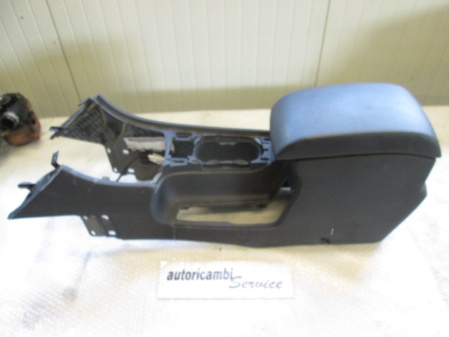 NASLON ZA ROKE/SREDINSKA KONZOLA OEM N. 1849543 ORIGINAL REZERVNI DEL FORD MONDEO BA7 MK3 BER/SW (2007 - 8/2010) DIESEL LETNIK 2009