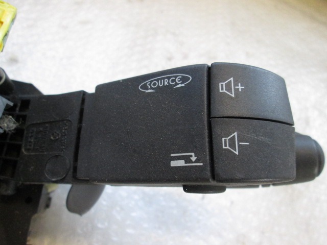7701059356 DEVIOLUCI CON CONTATTO SPIRALATO E GRUPPO COMANDO REGOLAZIONE AUTORADIO RENAULT ESPACE 3.0 D 130KW AUT 5P (2004) RICAMBIO USATO 8200260781 817447 7701048916 7701048915 