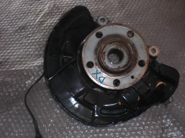 VRTLJIVI LEZAJ DESNO / PESTO KOLESA Z LEZAJEM SPREDAJ OEM N. 8672371 ORIGINAL REZERVNI DEL VOLVO V70 MK2 285 (2000 - 2007) DIESEL LETNIK 2004