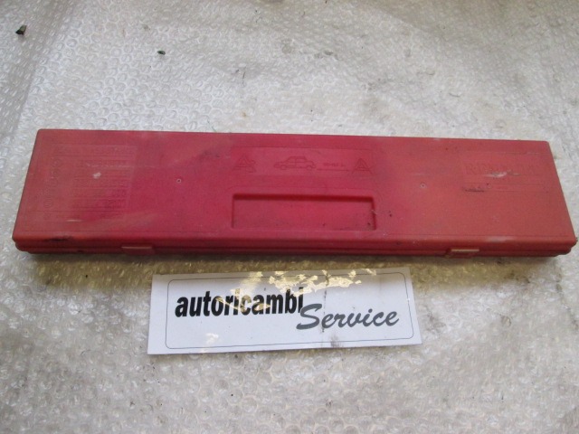 OPOZORILNI TRIKOTNIK / PRVA POMOC / CUSHION OEM N. 7711059000 ORIGINAL REZERVNI DEL RENAULT ESPACE / GRAND ESPACE JK0/1 MK4 (05/2003 - 08/2006) DIESEL LETNIK 2004