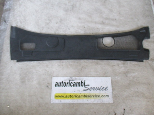 RE?ETKA POD VETROBRANSKIM STEKLOM OEM N. 4F1819447 ORIGINAL REZERVNI DEL AUDI A6 C6 R 4F2 4FH 4F5 BER/SW/ALLROAD (10/2008 - 2011) DIESEL LETNIK 2008