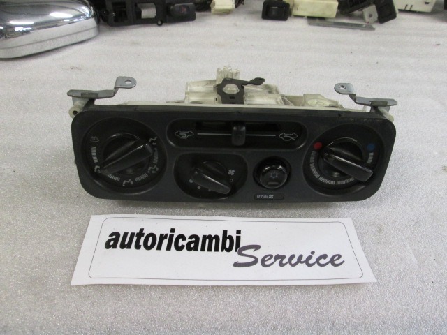 NADZOR KLIMATSKE NAPRAVE OEM N. MR398626 ORIGINAL REZERVNI DEL MITSUBISHI PAJERO SPORT K7 K9 (11/1998 - 2008) DIESEL LETNIK 1999