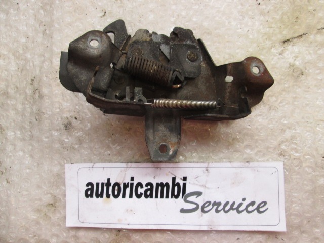 ZAKLEP POKROVA MOTORJA  OEM N. MR526658 ORIGINAL REZERVNI DEL MITSUBISHI PAJERO SPORT K7 K9 (11/1998 - 2008) DIESEL LETNIK 1999