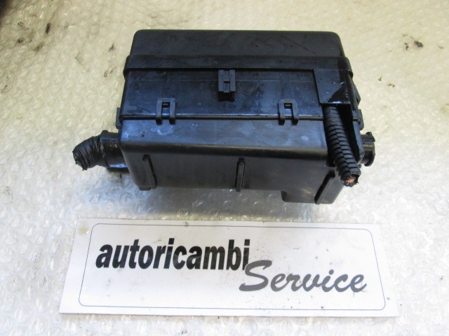 VAROVALKE/RELE' OEM N. 0K53A67BX1  ORIGINAL REZERVNI DEL KIA SORENTO JC MK1 (2002 - 2009) DIESEL LETNIK 2004