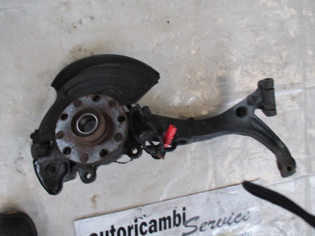 LEVI VRTLJIVI LEZAJ / PESTO KOLESA Z LEZAJEM SPREDAJ OEM N. 4A0407615G ORIGINAL REZERVNI DEL AUDI A6 C5 R 4B5 4B2 BER/SW/ALLROAD (2001 - 2004)DIESEL LETNIK 2004