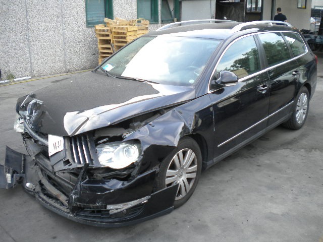 VOLKSWAGEN PASSAT SW 2.0 D 103KW AUT 5P (2006) RICAMBIO USATO 