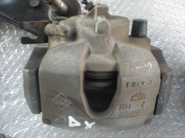 SPREDNJE DESNE ZAVORNE CELJUSTI  OEM N. 7701049763 ORIGINAL REZERVNI DEL RENAULT LAGUNA BG0/1 KG0/1 MK2 BER/SW (11/2000 - 12/2004) DIESEL LETNIK 2003