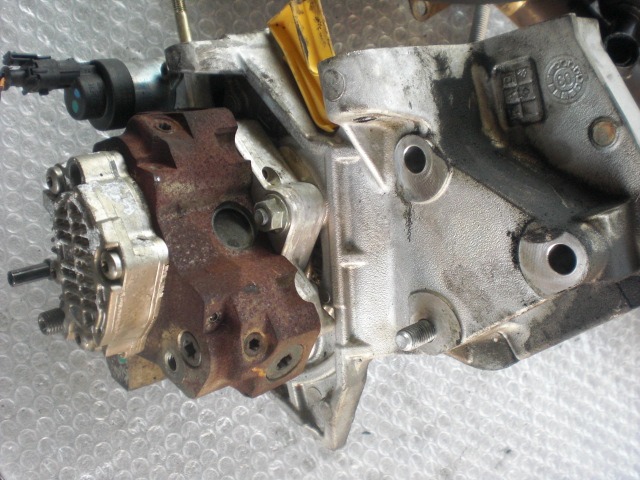 VISOKOTLACNA CRPALKA OEM N.  ORIGINAL REZERVNI DEL RENAULT LAGUNA BG0/1 KG0/1 MK2 BER/SW (11/2000 - 12/2004) DIESEL LETNIK 2003