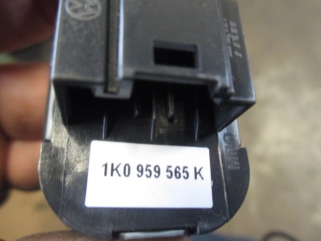 STIKALA ELEKTRICNIH OGLEDAL  OEM N. USATO ORIGINAL REZERVNI DEL VOLKSWAGEN GOLF V 1K1 1K5 MK5 BER/SW (02/2004-11/2008) BENZINA/GPL LETNIK 2009