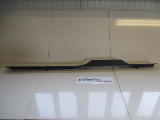 NOTRANJA OBLOGA PRAGA  OEM N. 4B0853906 ORIGINAL REZERVNI DEL AUDI A6 C5 4B 4B5 4B2 BER/SW (1997 - 2001) DIESEL LETNIK 1999