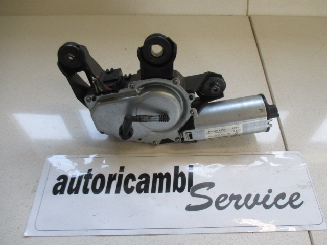 MOTORCEK ZADNJEGA BRISALCA OEM N. 8L0955711B ORIGINAL REZERVNI DEL AUDI A6 C5 4B 4B5 4B2 BER/SW (1997 - 2001) DIESEL LETNIK 1999