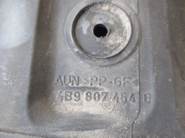 NOSILCI ZADNJEGA ODBIJACA  OEM N. 4B9807454B ORIGINAL REZERVNI DEL AUDI A6 C5 4B 4B5 4B2 BER/SW (1997 - 2001) DIESEL LETNIK 1999